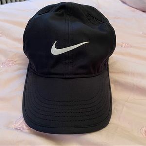 Nike featherlight dri-fit cap